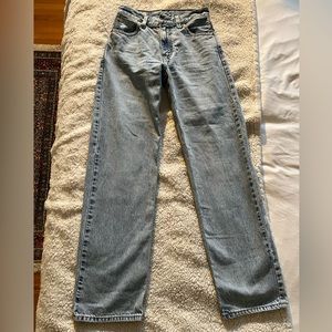 Levi’s straight leg jean in light wash